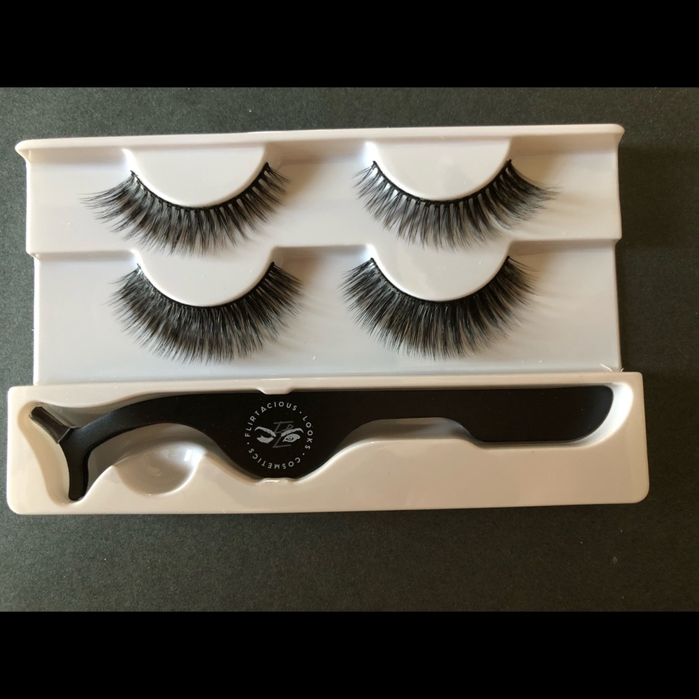 Eyelash pack